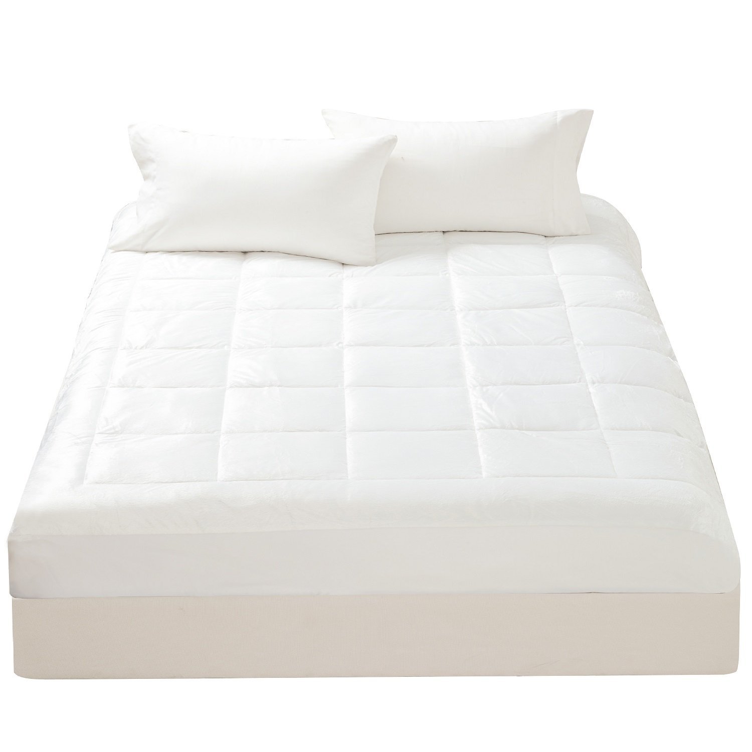 Mellanni Mattress Pad on a bed.