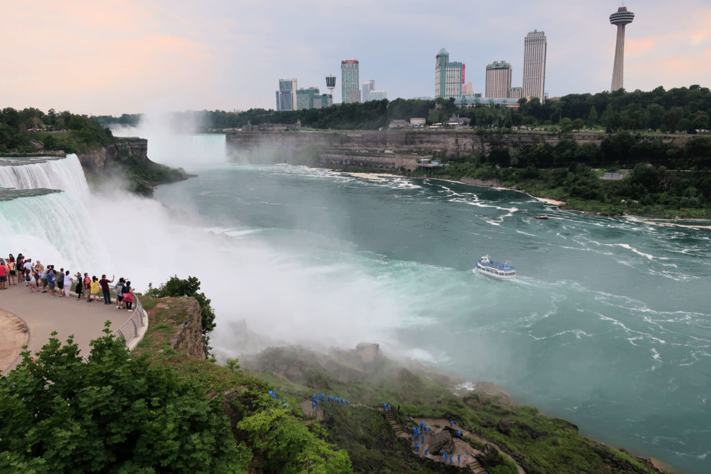 Niagara Falls Maid of the Mist & Cave of the Winds - A Nation of Moms