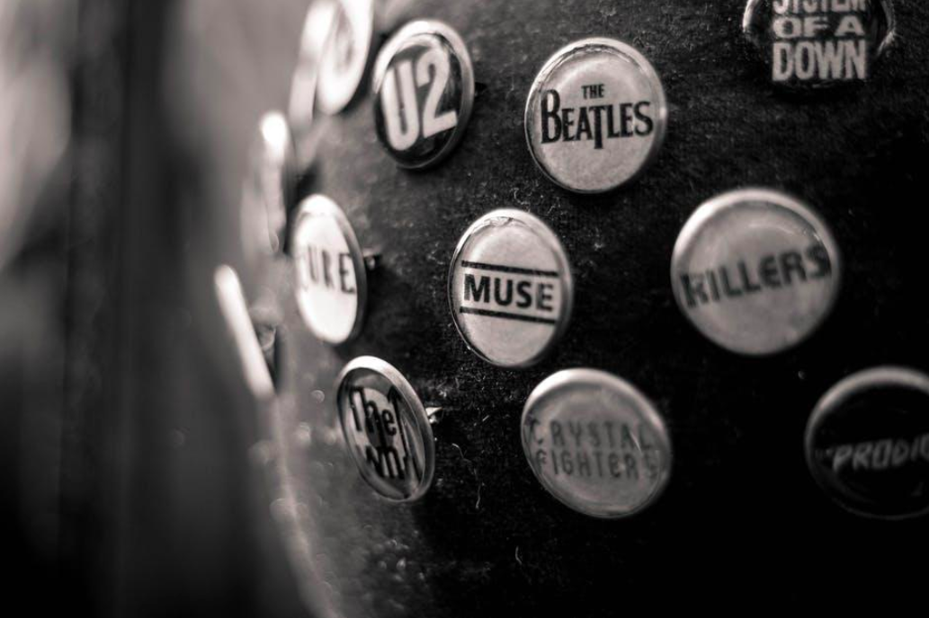 Variety of logos on buttons.