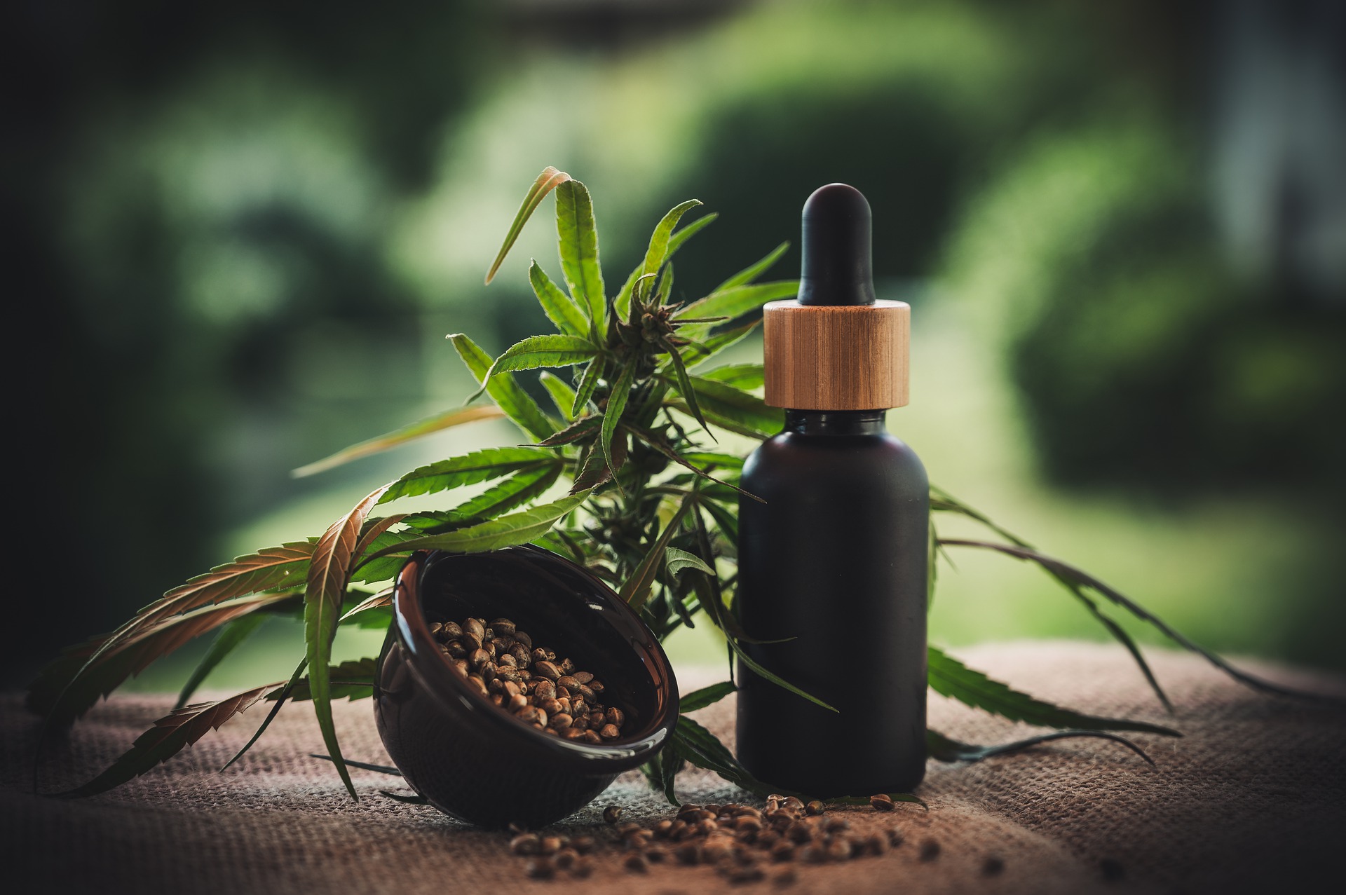 What Is CBD Distillate and What is it Used For? - A Nation of Moms