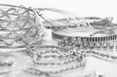 Sterling Silver vs White Gold: Which Should You Wear? - A Nation of Moms